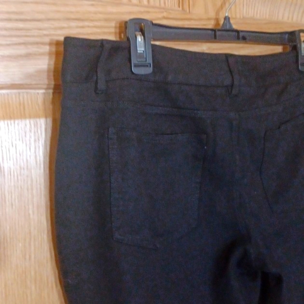 Sz XL Jet Black Capri Jeggings by Maurices - Picture 4 of 10